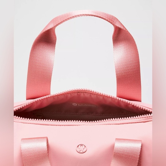 🆕🩷 Lululemon Knit Nylon Mini Barrel Duffel Bag - Pink Tide - Picture 2 of 3